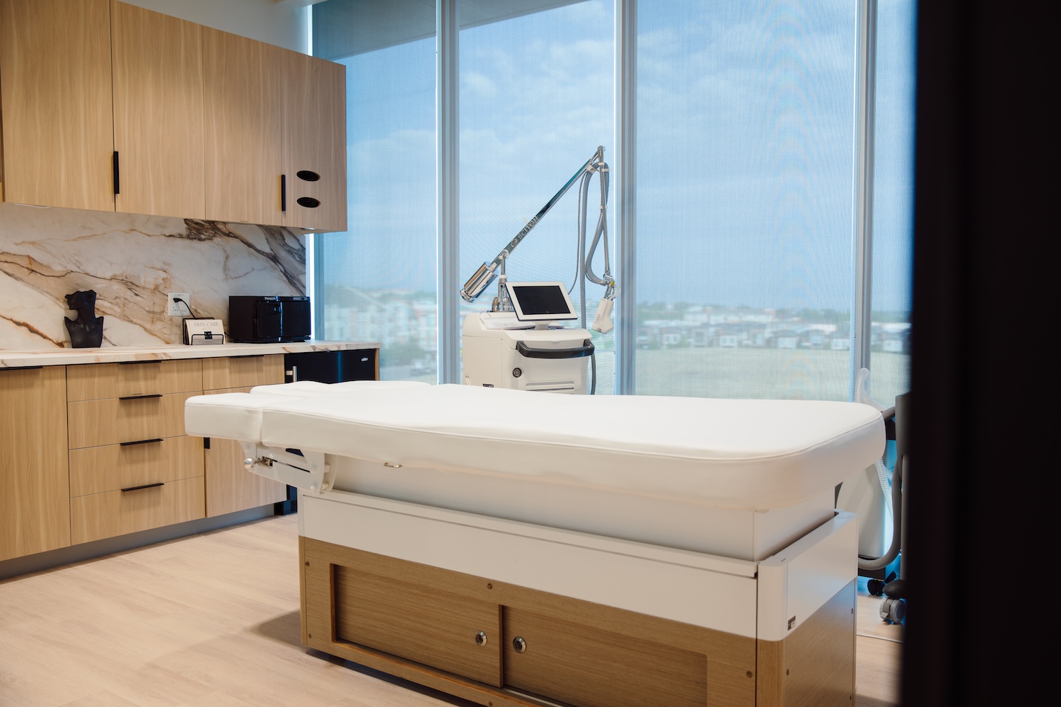 patient room at LaVie Plastic Surgery